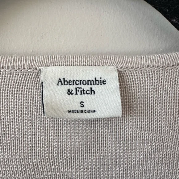 Ambercombie & Fitch- Cream Knit Sweetheart Neckline Long Sleeve Bodysuit - Picture 8 of 9